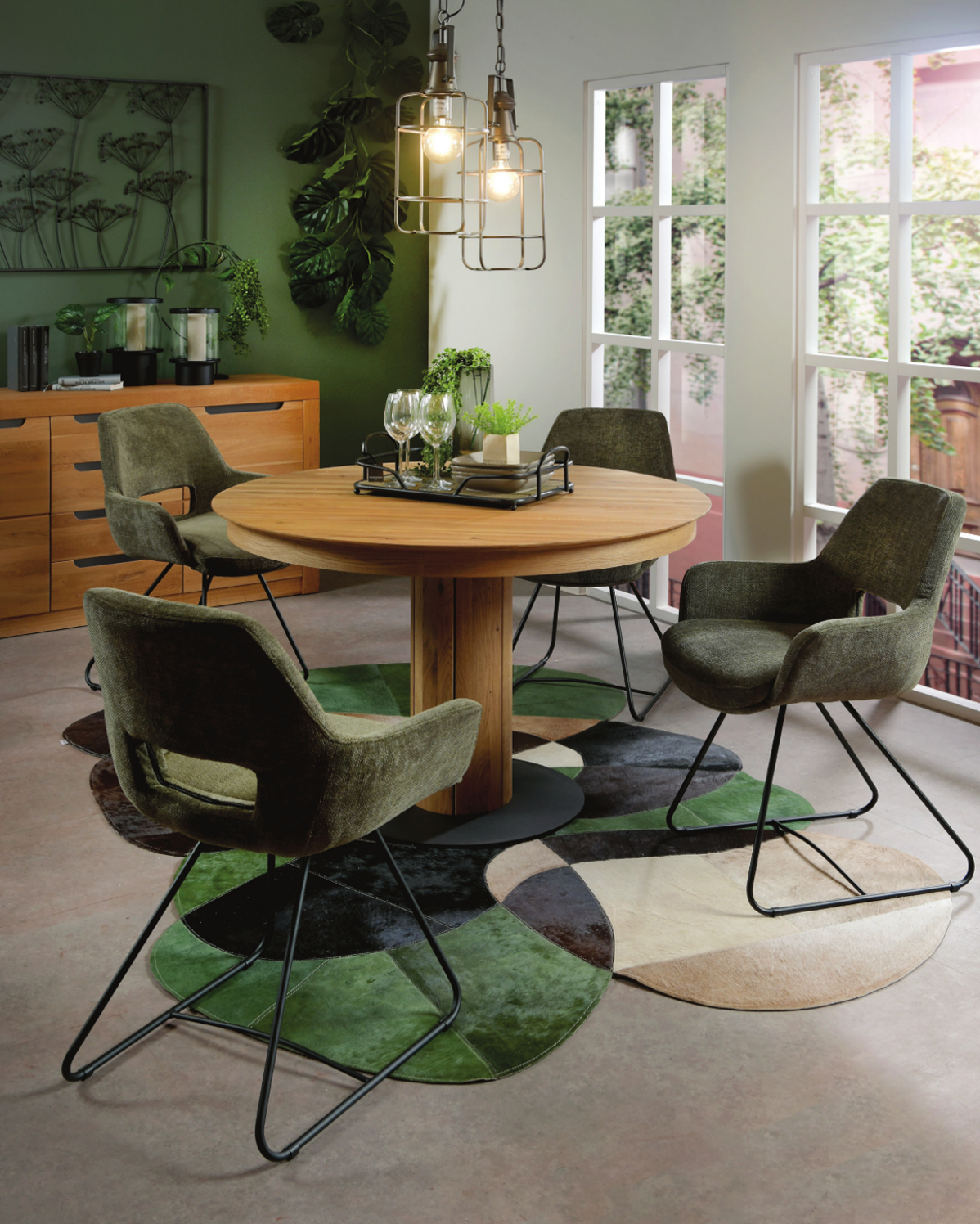 Elin Round Extendable Dining Table – Handcrafted Solid Oak Hardwood