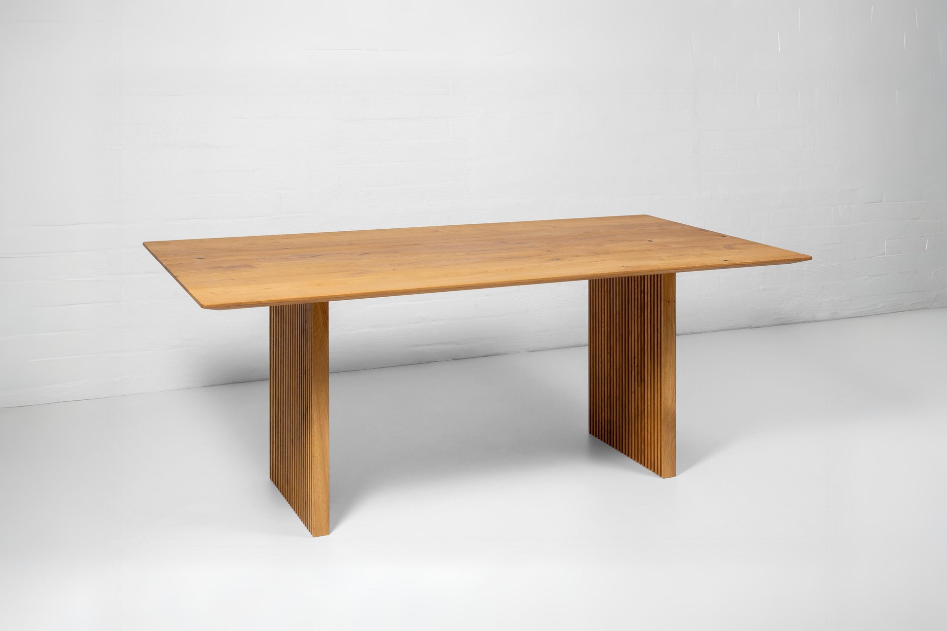 Tommy Solid Oak Dining Table – Handcrafted & Extendable