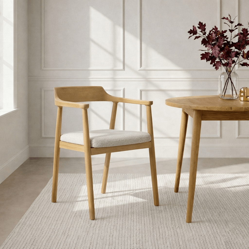 Bergen – Elegant Oak Dining Chair with light natural oak frame and cushioned seat in a minimalist Scandinavian design, gallery position 1.