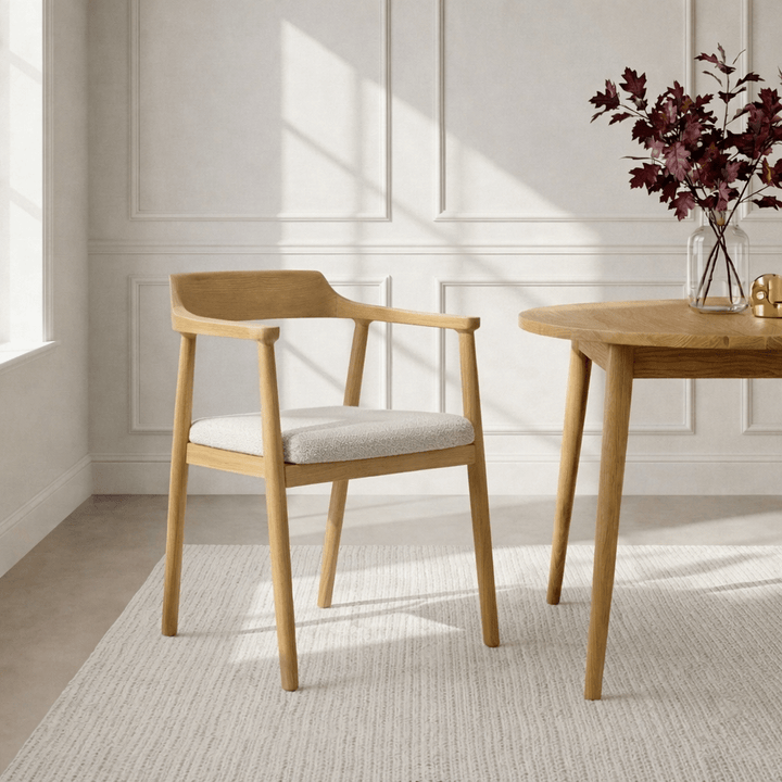 Bergen – Elegant Oak Dining Chair with light natural oak frame and cushioned seat in a minimalist Scandinavian design, gallery position 1.