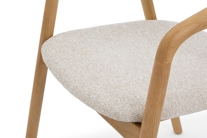 Celeste – Elegant Oak Dining Chair, Cobble Fabric close-up on natural oak frame and light textured upholstered seat, gallery position 1 ISO06-01D04H80V11_Oaknatural_Cobble110_VC_02.jpg