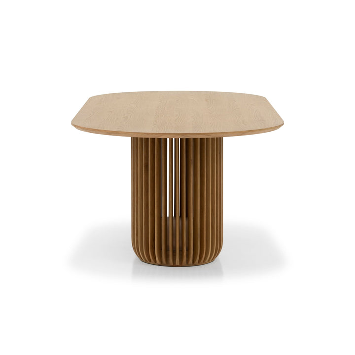 Dining Table Franz – Modern Oak Design with Natural Elegance in natural oak with distinctive ribbed base, minimalist Scandinavian style