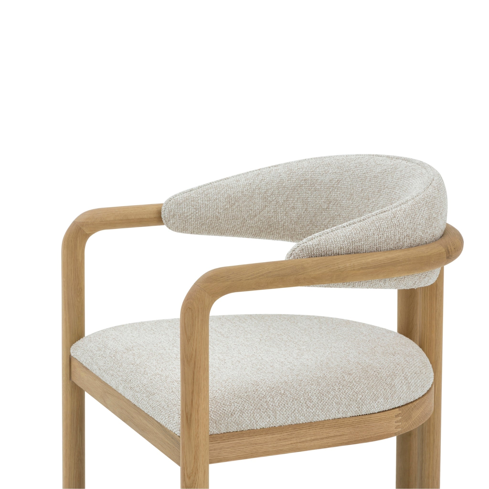 Nature – Designer Oak Hardwood Chair close-up of curved backrest and armrest in natural oak with light upholstered seat, gallery position 1 Cobble variant