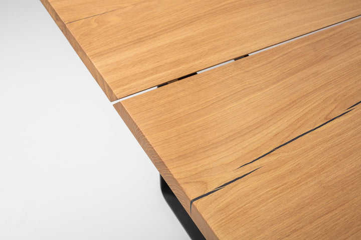 Oaken Dining Table – Handcrafted Solid Oak Hardwood close-up of natural cracks and join details on smooth oak surface, gallery position 1 KH_6017.jpg