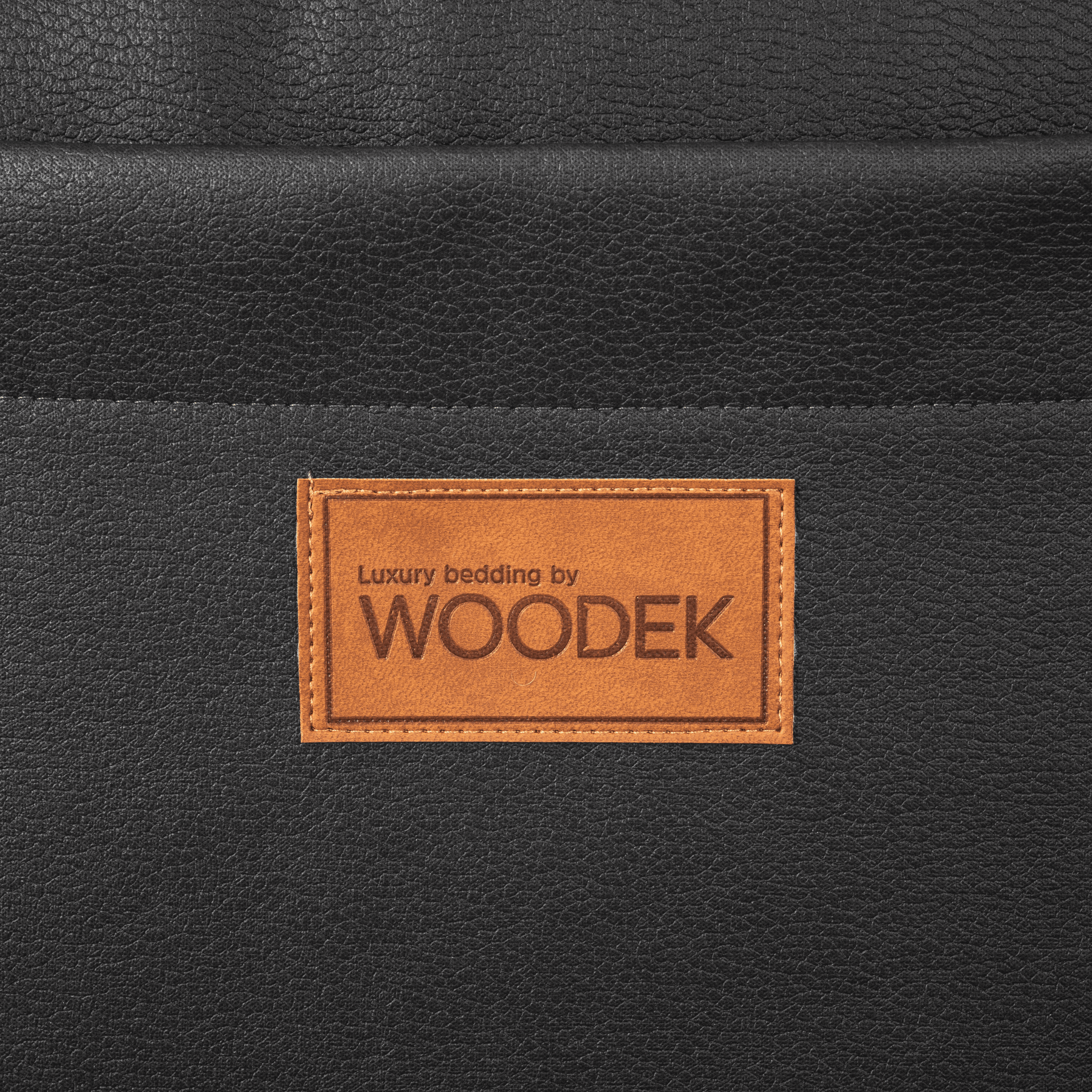 2 in 1 pet mattress and pet bag in black colour, logo detail